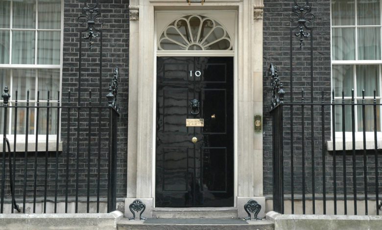 ما السر في انتقال رؤساء الوزراء البريطانيين للشقة الرقم 11 ؟