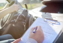 قانون رخصة القيادة في بريطانيا يعرض المتدربين لخطر الغرامات